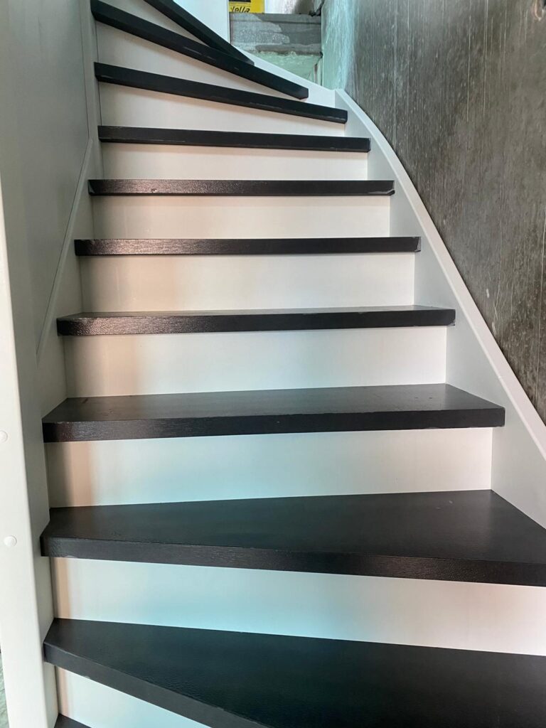 van der Pol Trappen houten trap wit zwart