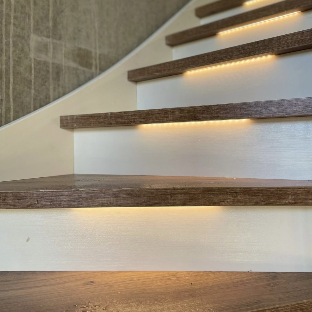 van der Pol Trappen houten trap met led verlichting